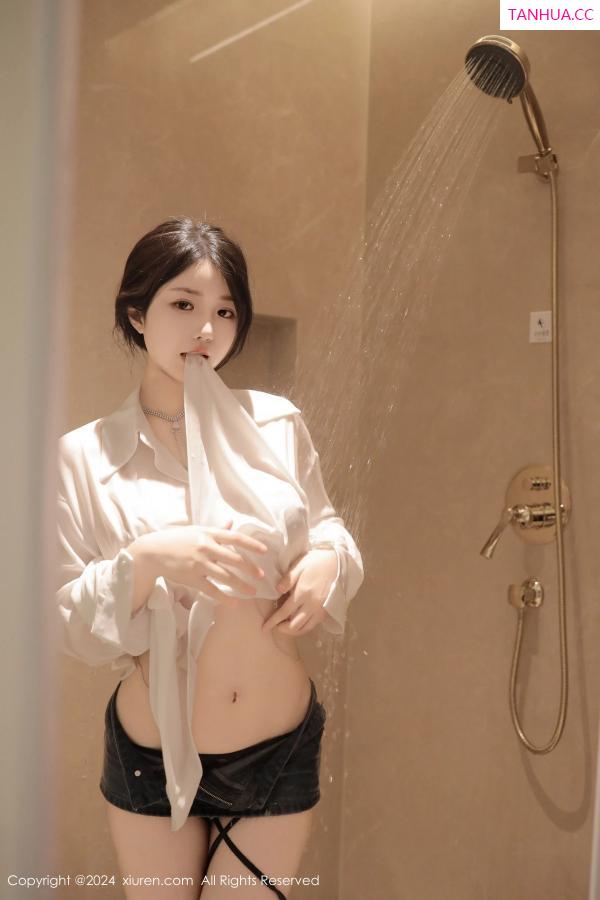   [XiuRen]高清写真图 2024.04.16 No.8400 陈小花 美胸性感第39张图片